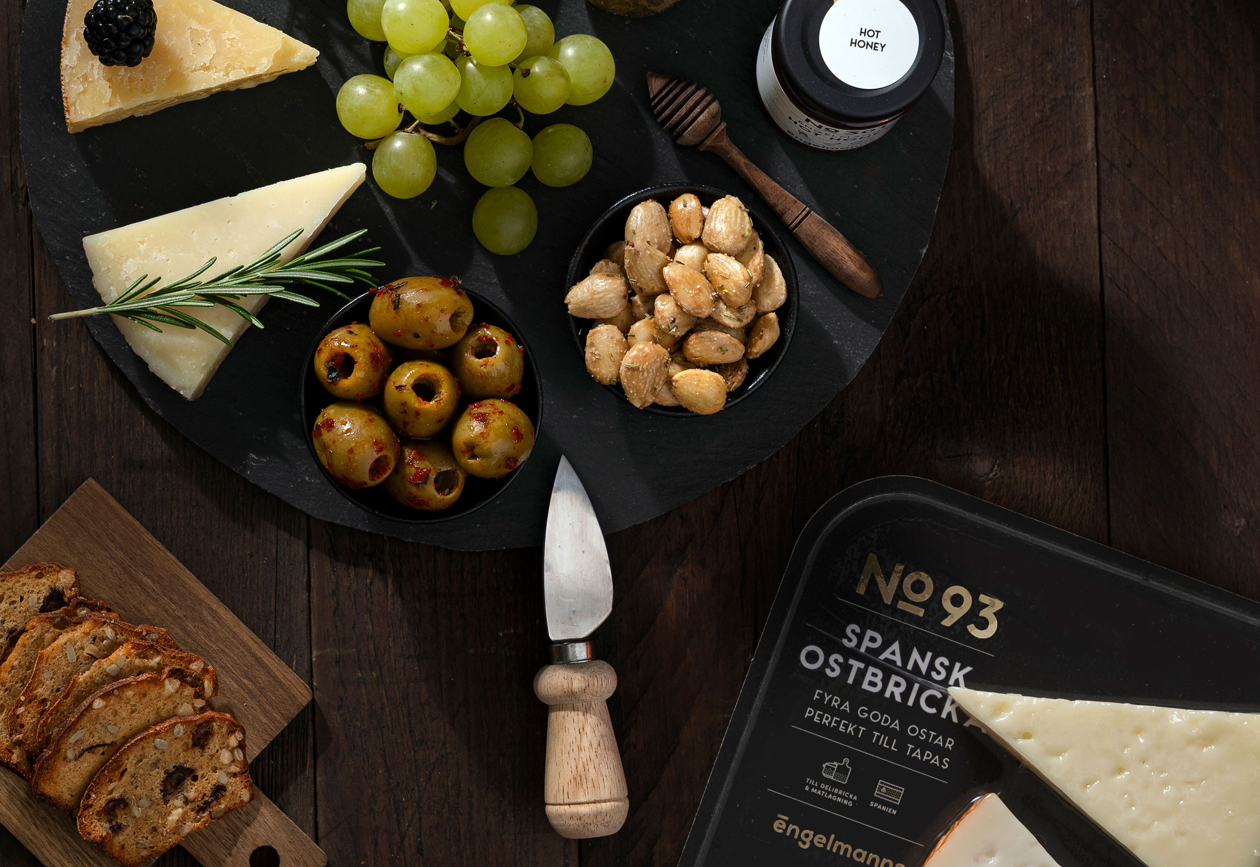 Spansk-Ostbricka-tapas